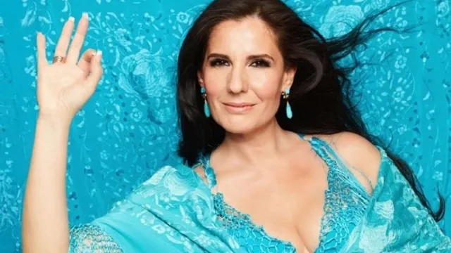 Diana Navarro (Campos Elíseos)