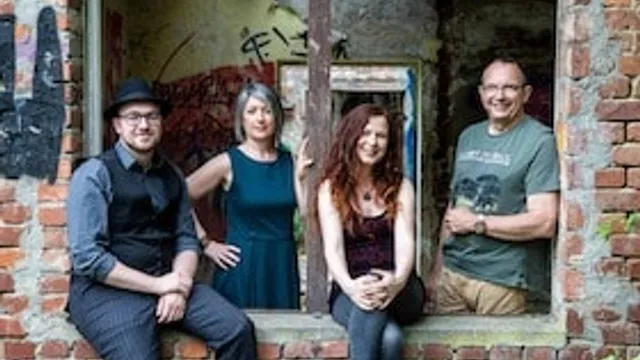 Cara "Our ship is ready", award winning celtic music, irish folk, Geige, Fiddle, Gudrun Walther