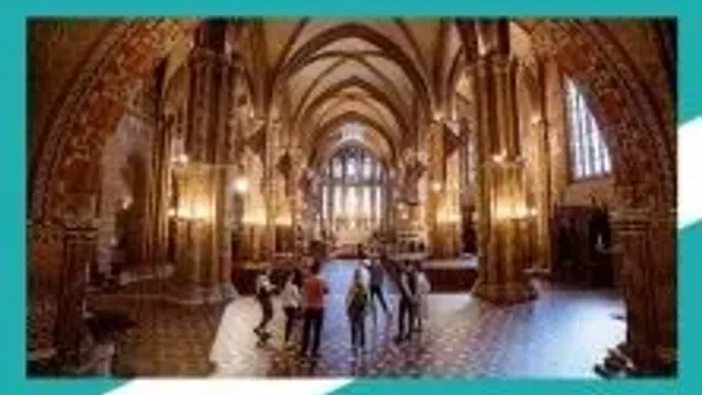 Matthias Church: Colorful Tiles & Coronations - Castle walk with Matthias Church entry
