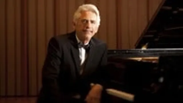 David Benoit Christmas Tribute to Charlie Brown with Courtney Fortune 