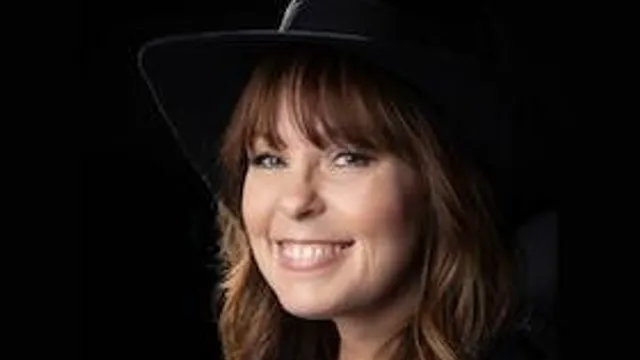 Katie Freudenschuss - One-Woman-Show