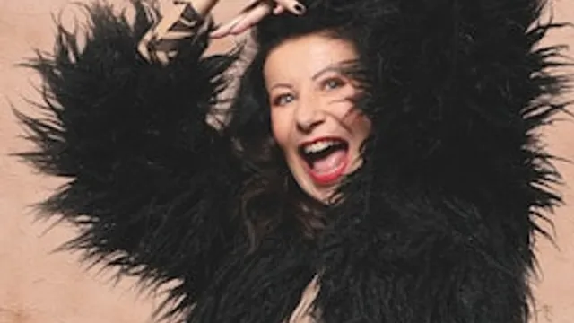 Patrizia Moresco - AUSSER KONTROLLE – Wer ist hier verrückt?