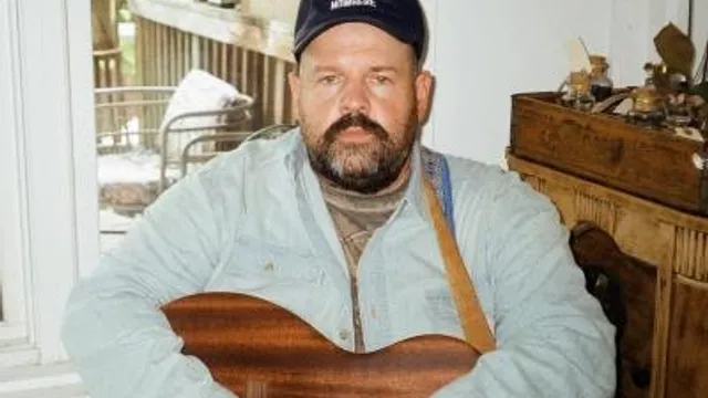 Donovan Woods