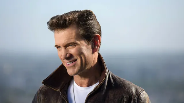 Chris Isaak's Holiday Show
