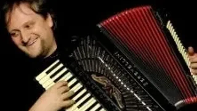Orosz Zoltán harmonikaművész és Barátai újévi koncertje