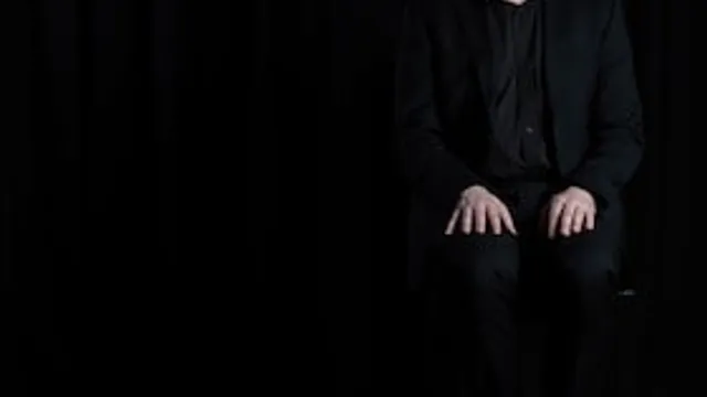 René Sydow - Sie dürfen sich wieder setzen