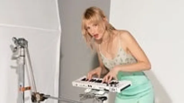 ANGÈLE - INSTINCT TOUR