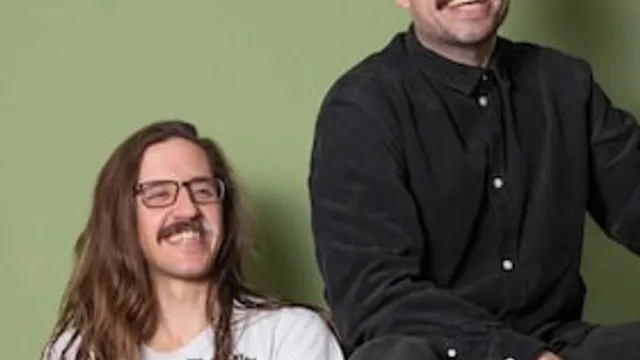 Häppchen & Sekt - Lukas Diestel und Jonathan Löffelbein, die Macher von Worst of Chefkoch, präsentieren ihre late-nightigste Show… bis jetzt.
