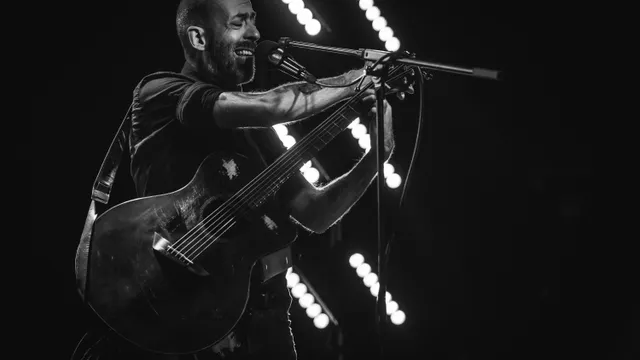 Jon Gomm