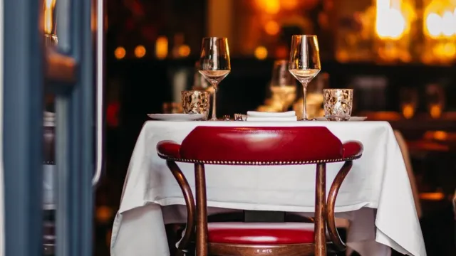 Pierrot borvacsora egy lezseren elegáns, kifinomult magyar étteremben a Budai Vár falai között