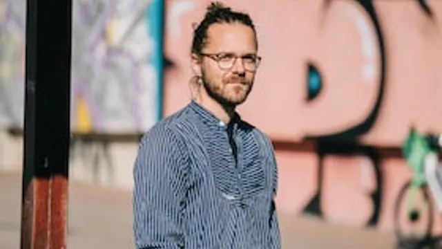 Arne Semsrott - Gegenmacht - aktivistische Satire
