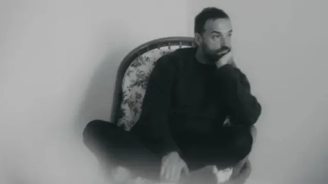 Iker Lauroba: "Bosgarren solairutik"