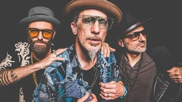 THE NEXT MOVEMENT + BÍFIDOS
