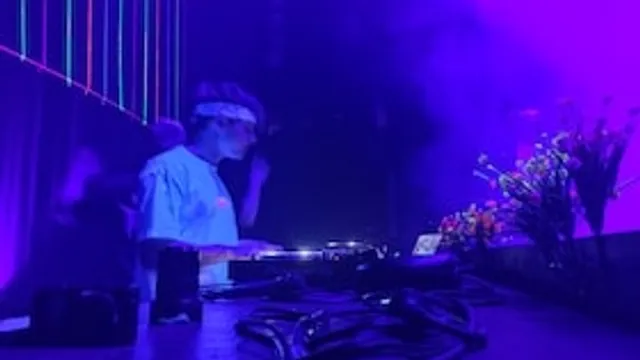 Breaking Beats: NEON Paradise