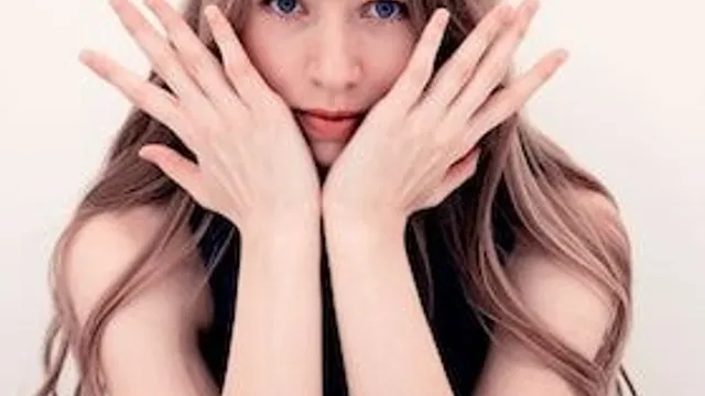 Weltklassik einmal anders - Keep your fingers crossed! Piano Crossover präsentiert von Katharina Hack
