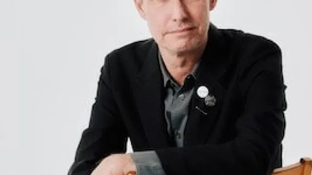 Dirk von Lowtzow