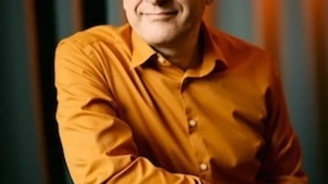 Nils Heinrich - Brückentage in Übergangsjacke