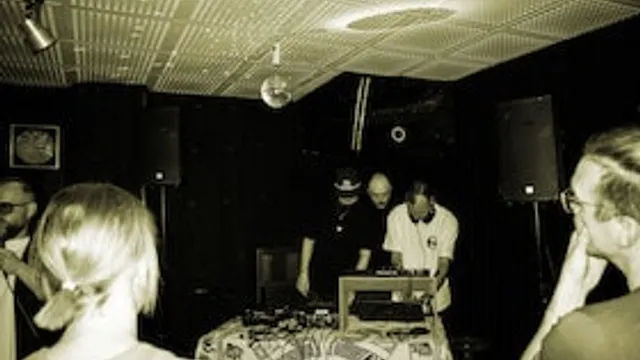 Ousia feat. Flashbackxx