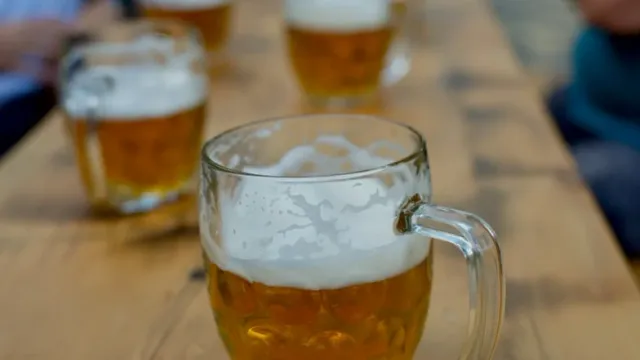 Bier nach Vier: Zu Gast bei AUGENKONTAKT