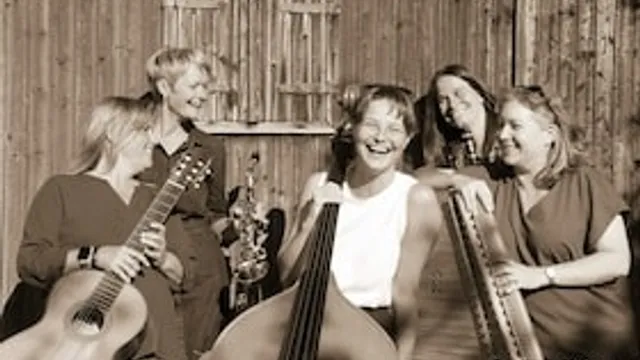 Scharadwanzen "Spuren von Volksmusik nicht ausgeschlossen!" Saxophon, Klarinette, Hackbrett, Gitarre, Kontrabass