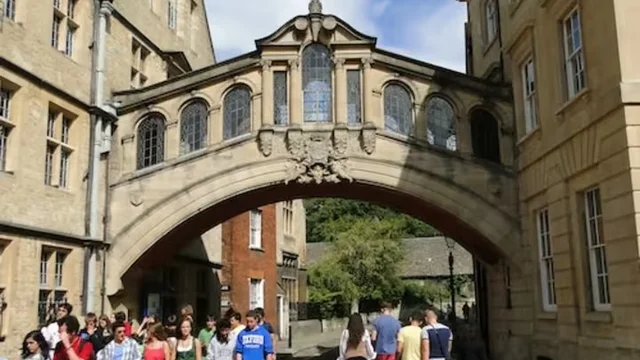 Warwick Castle, Shakespeare’s Birthplace and Oxford: Guided Tour