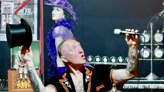 Visit the filming location from «Reverend Beat-Man» new clip