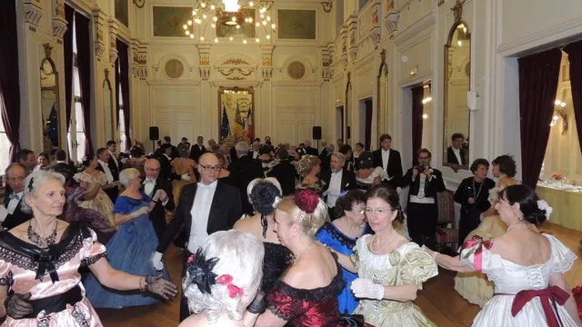 Agenda de nos bals costumés d'automne !