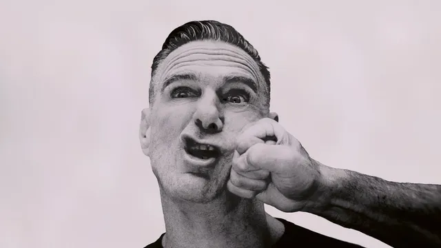 Bryan Adams - Roll With The Punches