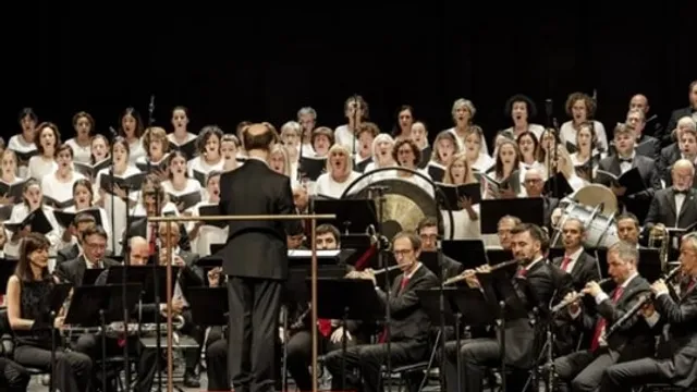 La Pamplonesa: "UNA NAVIDAD A VOCES"