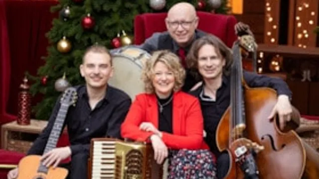 Orchestra Mondo "Zauberhafte Weihnachtsreise" mit Deutschlands bester Akkordeonistin Anja Baldauf