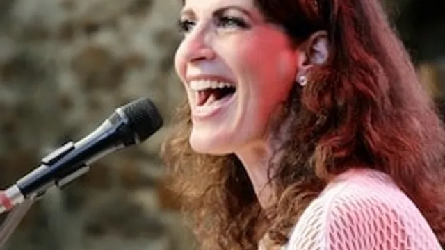 Frau Höpker - bittet zum Gesang: Das Mitsing-Konzert!