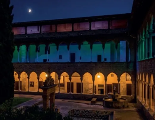 Visita Lumina divina: Instal·lació artística, immersiva, lumínica i sonora al Monestir de Pedralbes