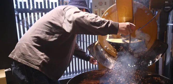 【珈琲豆ブレンド・焙煎機】気分は焙煎士！あなただけのオリジナルブレンドツアー～名古屋の喫茶店焙煎士による焙煎実演からコーヒー豆の解説、焙煎したてのコーヒー試飲、100gオリジナルブレンドまで～