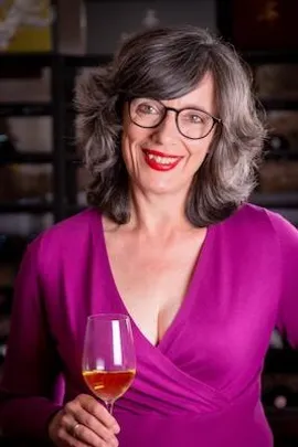 Winzertalk - Bühne frei für Wein & Talk: Der Winzertalk im Galli Theater mit Jasmin Kettenbach