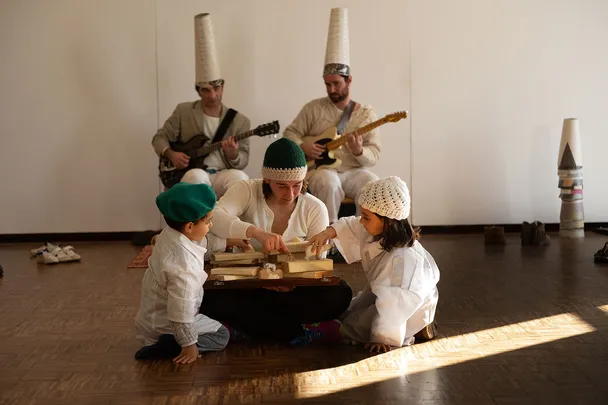 Chão de Meninos, de Madalena Victorino