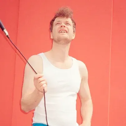 Anders Manley …Laver standup