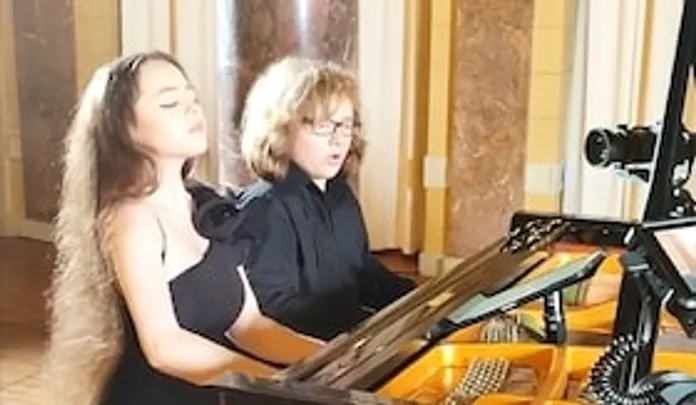 Duo Laetitia Hahn und Philip Hahn entführen in die Klangwelten zwischen Himmelsglanz und Höllenfeuer