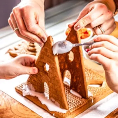 Lebkuchenhaus verzieren - Kreativspaß für Kids (6-12 Jahre)