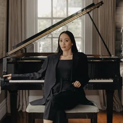 Somi Kim – Sundays At Four