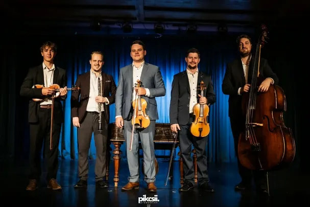 Dobroda-yhtye: Tanssitupa ja konsertti