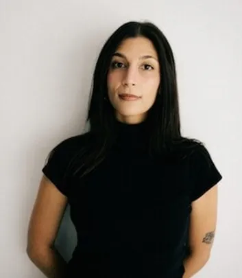 DAS KÖNNEN WIR UNS NICHT LEISTEN – Lesung mit Miriam Davoudvandi