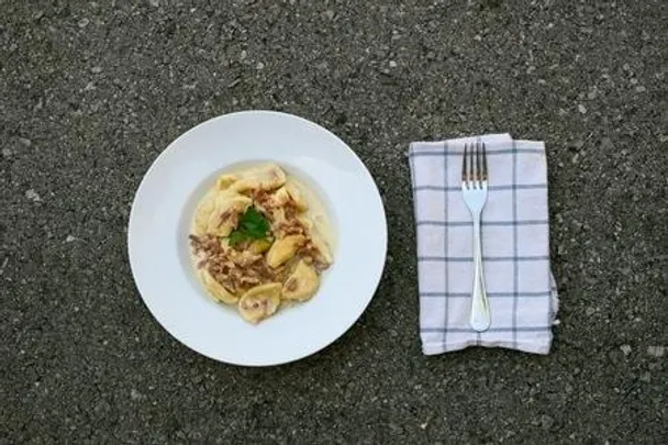 GENUCH ZE DINN