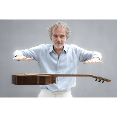 Falk Zenker: Magische Klangreisen Gitarre & Live Looping