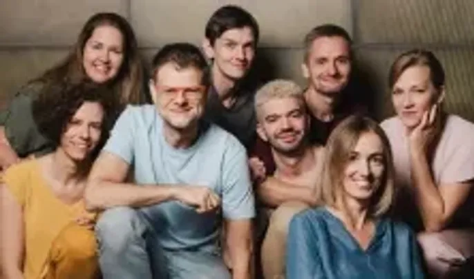 Momentán Extra
