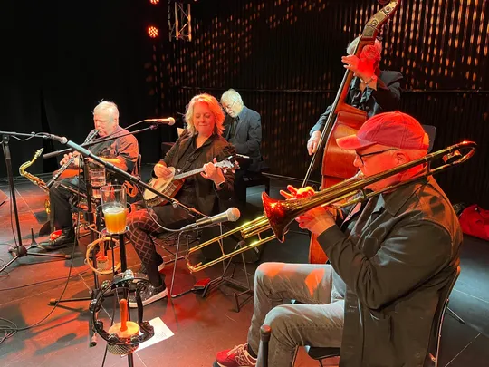JENSENS JAZZ SERENADERS