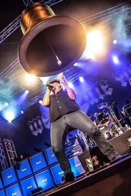 WE SALUTE YOU - feat. Grant Foster (UK) AC-DC Tribute