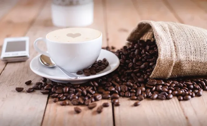 Café Mitenand Ferienspezial mit Kleidertauschbörse