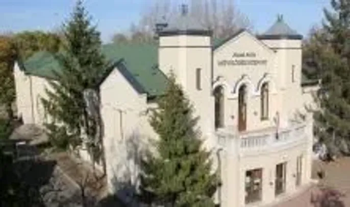Philip King: BOTRÁNY A PAPLAKBAN, avagy a hasznos futás nem szégyen