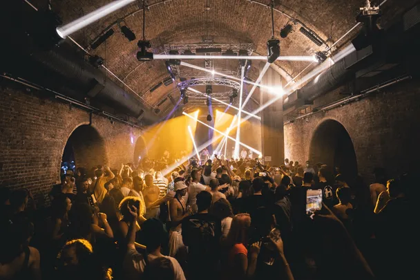 FREE TICKETS + FREE DRINK: RnB, Afro & Latin House, Reggaeton, Pop, Hip Hop – MOTIVE PARTY