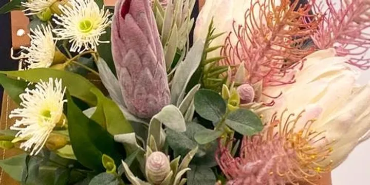 Beautiful Blooms - An Everlasting Floral Arrangement Workshop - Christmas Edition